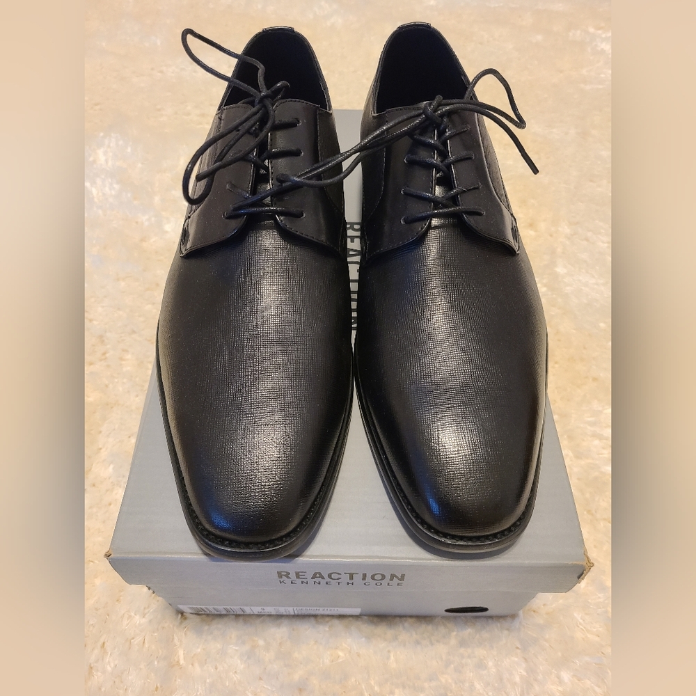 Kenneth Cole Reaction, 9 Med, Black